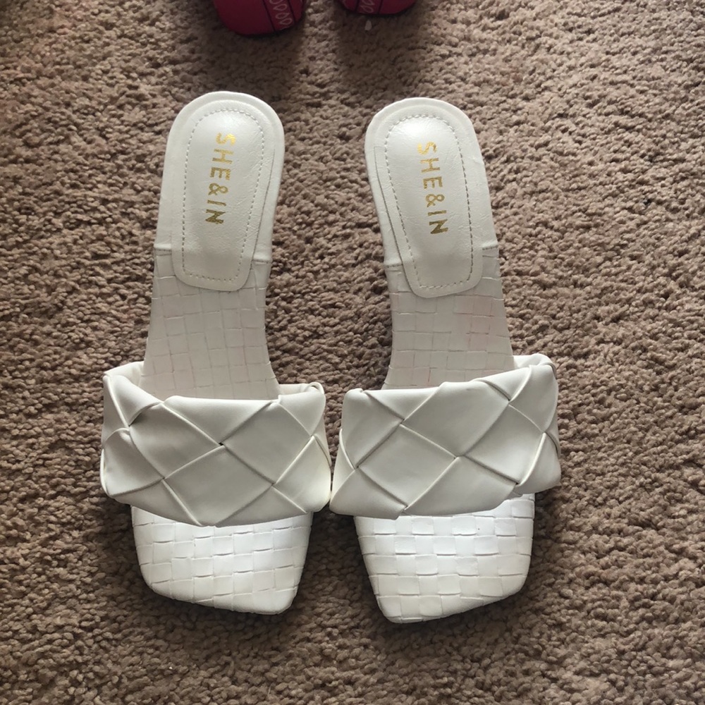 White mule heels - Picture 2 of 3